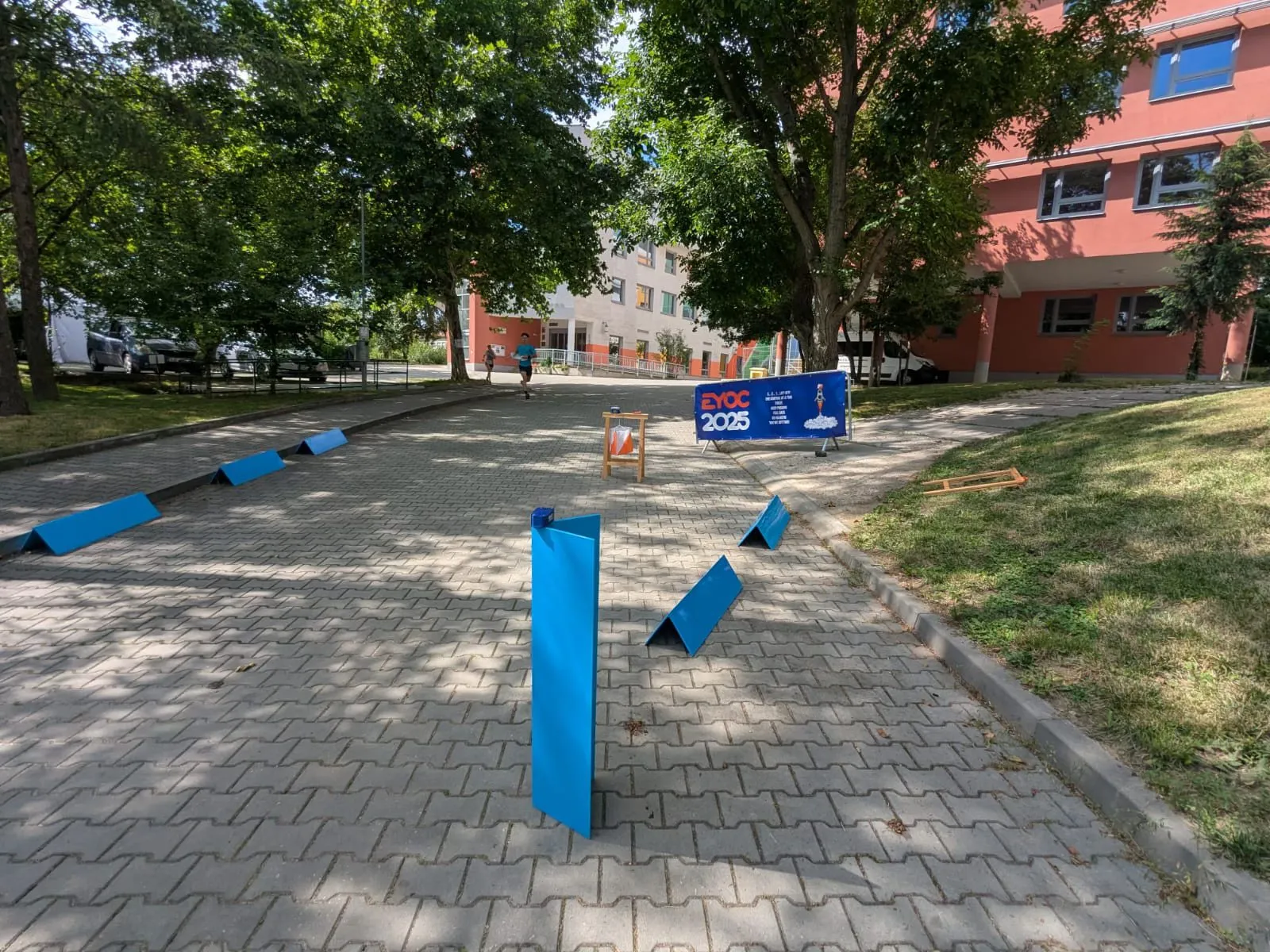 Bluebox placement at a run-through control